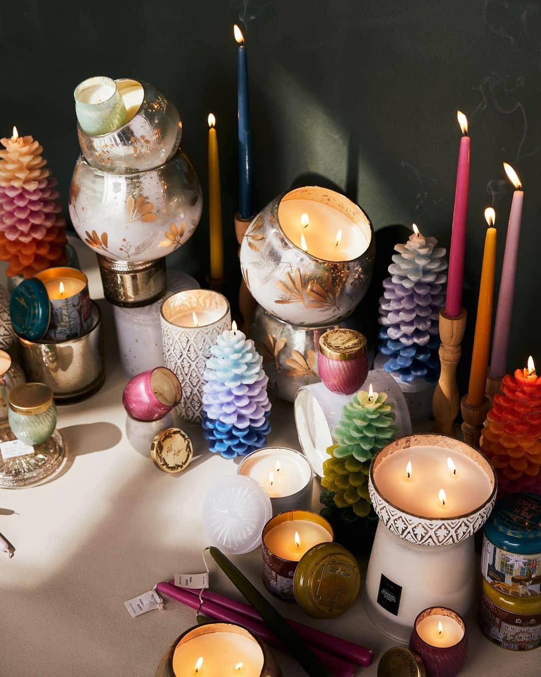 Anthropologieさんのインスタグラム写真 - (AnthropologieInstagram)「CANDLE GIVEAWAY! 🕯Too many candles? As far as we're concerned, there's no such thing. This holiday, we want to help you fill your home with our favorite fragrance! Enter our giveaway for your chance to win a colossal Anthro candle! Here's how:  🕯Like this post.  🕯Follow this account & @Anthroliving.  🕯Comment below using #AnthroGiveaway and tag 5 friends who you would like to win a colossal candle!   Good Luck! #BePresentWithAnthro」12月5日 0時25分 - anthropologie