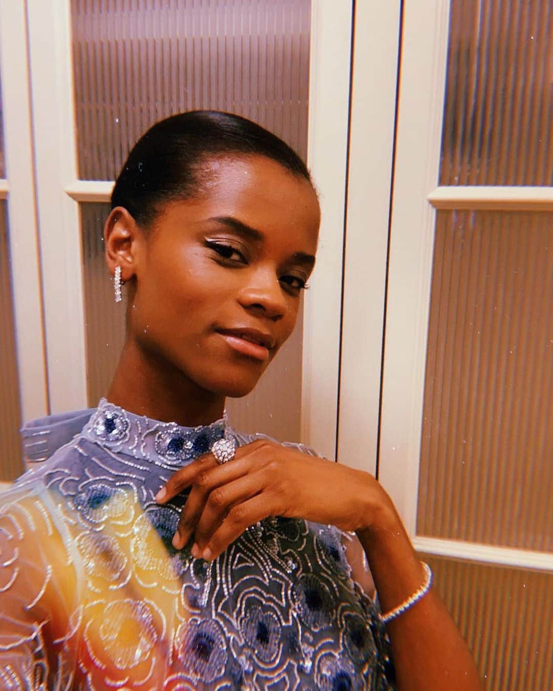 E! Onlineさんのインスタグラム写真 - (E! OnlineInstagram)「#BlackPanther star Letitia Wright claimed she's getting "cancelled" after making comments about the COVID-19 vaccine. Head to the link in our bio for everything she had to say to fans who questioned the information she was promoting. (📷 Instagram)」12月5日 0時31分 - enews