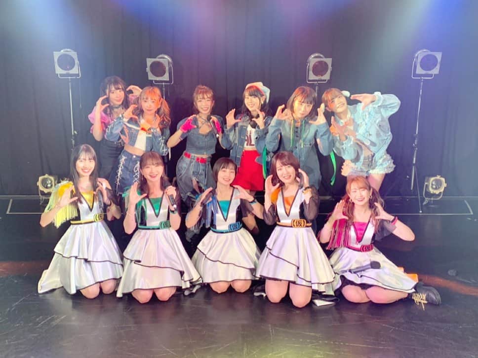 ぱいぱいでか美のインスタグラム：「アプガさんとの2マンライブありがとうございました！ ꙳ #upupgirlskakkokari #アプガ #APOKALIPPPS #アプアポ #横浜beyhall ꙳ めっちゃ楽しかったですありがとうございました。 明日あたりちゃんとブログに書きます！ 非常に光栄で勉強になった楽しい夜でした！ 今日は気合い入れて珍しいくらい高い位置でポニーテールしました。 ライブ後は特典会やらずで 明後日(12/6)に改めてオンライン特典会があるから そのときにまたポニーテールしよっと！ 都合で販売URLが閉じてるタイミングもあるかと思いますが また開いたらストーリーとかにも載せます。」