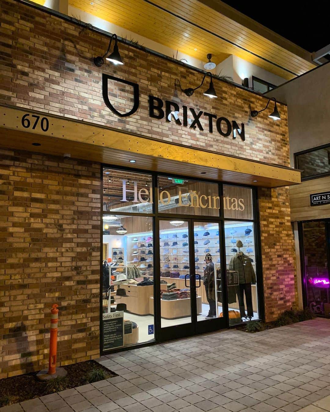 ブリクストンのインスタグラム：「Hello Encinitas. We couldn’t be more excited to welcome our friends to our first-ever US retail store. Come say hi, and shop safely, at 670 S. Coast Hwy 101.」