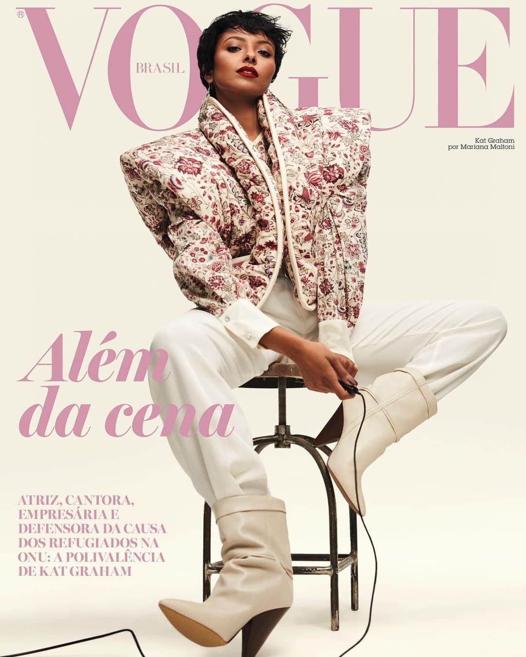 のインスタグラム：「THE COVER OF VOGUE MAGAZINE!!!!!!!!!   I’m so deeply grateful to the incredible team of @voguebrazil for making this happen!!!!! @marcodl82 @paulimerlo @laisfranklin @moborges_   Beauty: @willvieirabeauty  Photography: @maltoni  Styling: @pedrosales_1   #Brazil Eu the amo 🙏🏽👊🏽💃🏽💕🚨🍾💋」