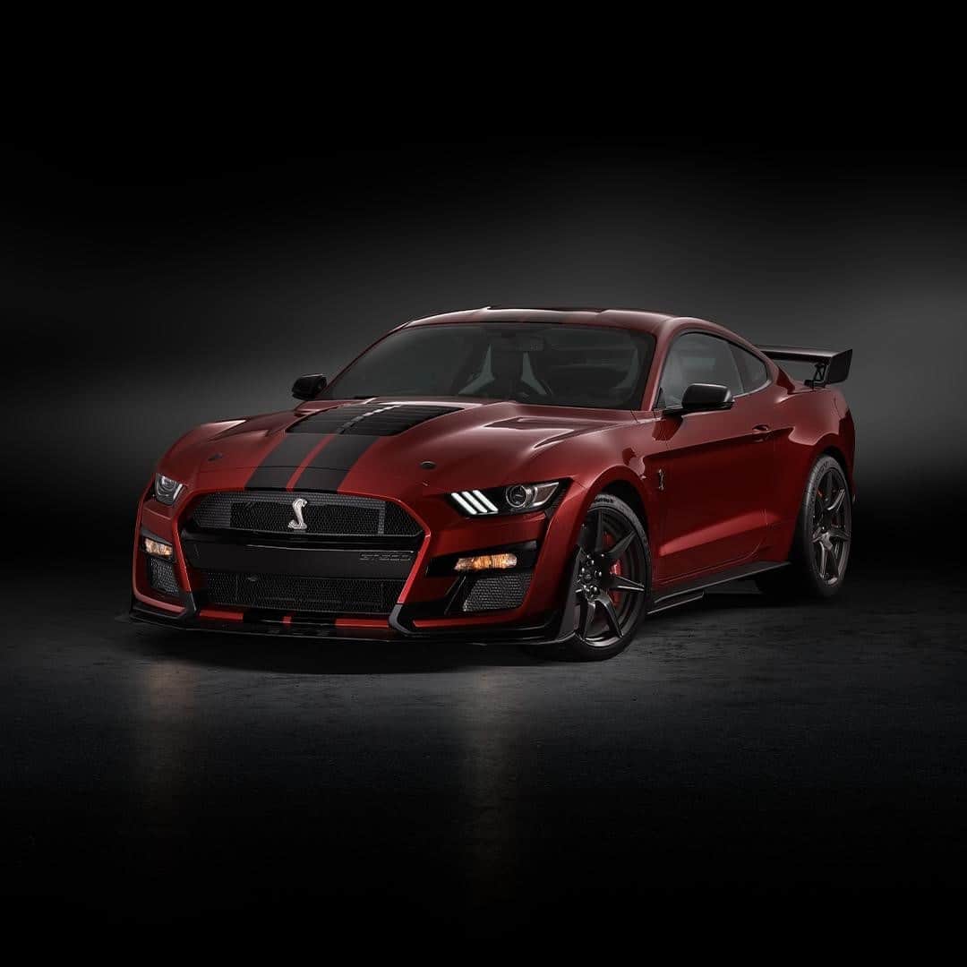 Fordさんのインスタグラム写真 - (FordInstagram)「This just in – the #FordMustang #ShelbyGT500 has been named the 2021 @RoadandTrack Performance Car of the Year! . GT500 and Shelby are registered trademarks of Carroll Hall Shelby Trust.」12月5日 2時00分 - ford
