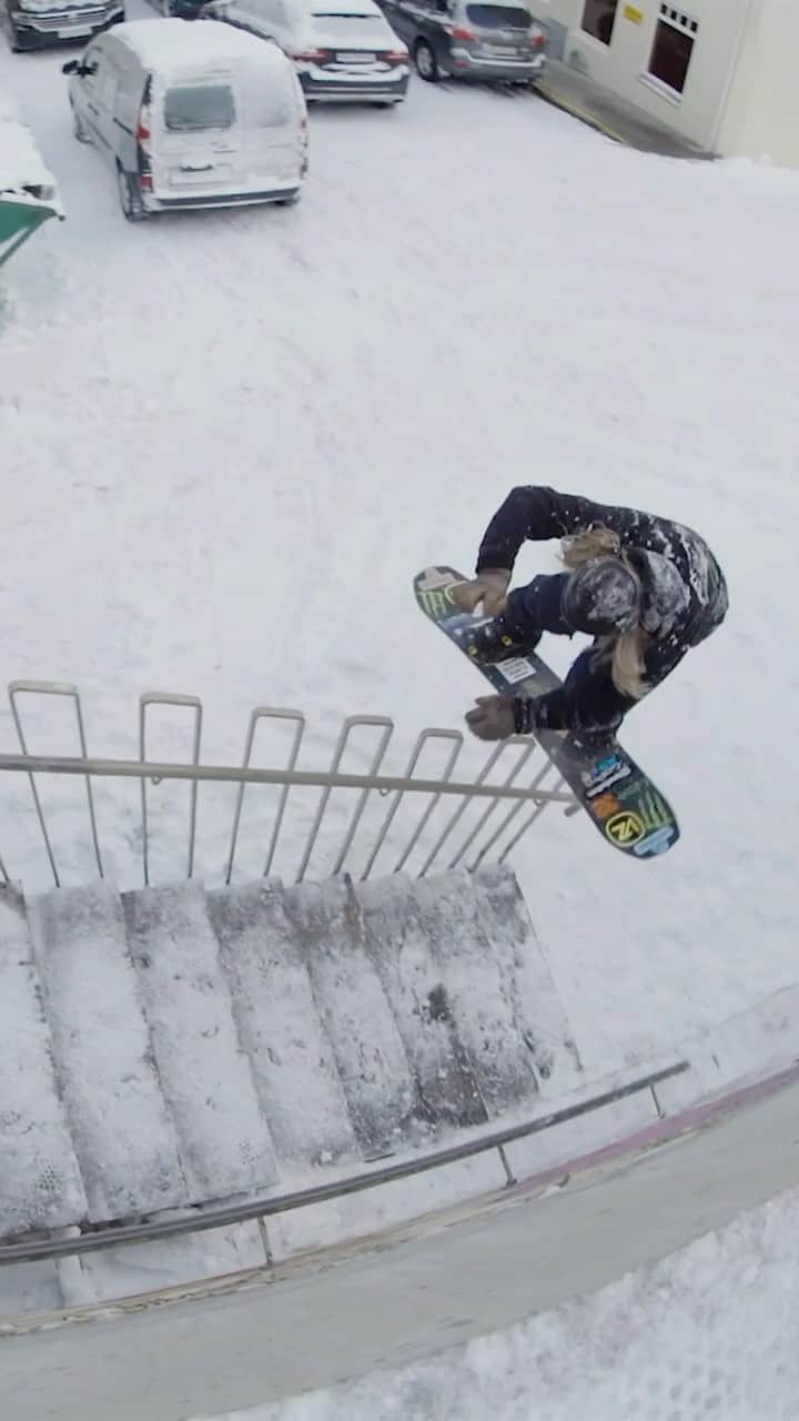 のインスタグラム：「“Either a beautiful slam or a perfect make, OMG” 🤣 @halldor_helgason   Now Playing: @scandalnavians 2. Link in bio. 🎞  #Snow #Snowboarding #Reels #MonsterEnergy」