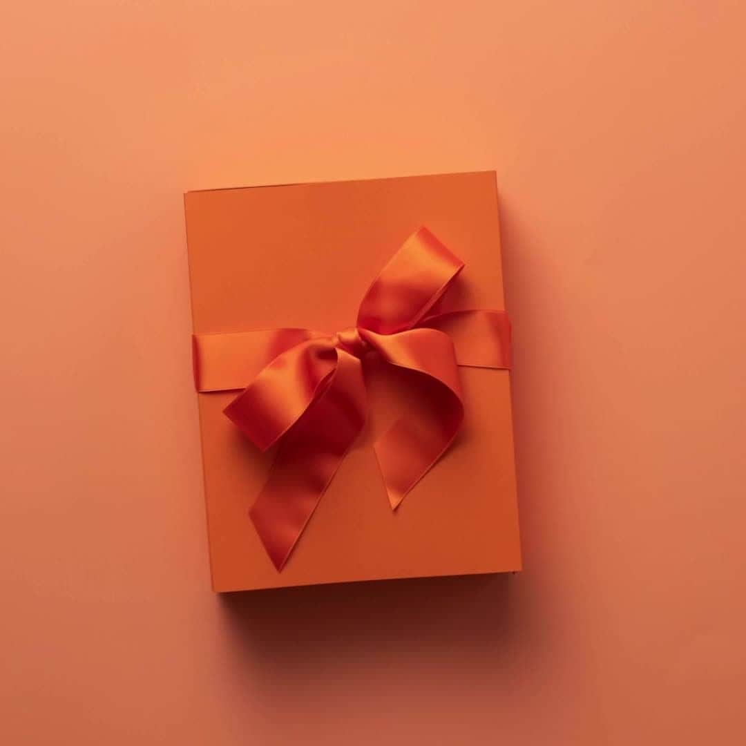 Bloomingdale'sのインスタグラム：「Give gratitude to the ones who light up your life ✨🕯️ Who would you gift this stunning Cire Trudon candle to?」
