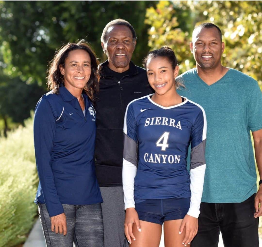 Caitlyn Jennerさんのインスタグラム写真 - (Caitlyn JennerInstagram)「This week we lost a great man, Rafer Johnson, A great Father, Humanitarian, and Olympic Champion. My main motivation for training for the decathlon so hard was that I wanted to stand on the same stage as the great champions of the past. Rafer was my hero because of the way he conducted his life and I wanted to emulate that. Here is a quote from his book, when talking about the 99 stairs he had to climb up to light the Olympic flame in Los Angeles, “I was, in a sense, an Olympian again, preparing to will my body to do something exceptional. Was I concerned about making it to the top of the stairs? Yes. Was I thinking about whether I might trip or fall? Yes. Did I have any doubt that I would come through? No.” A great lesson for all of us. God speed, Rafer, you will be missed by so many.」12月5日 2時08分 - caitlynjenner