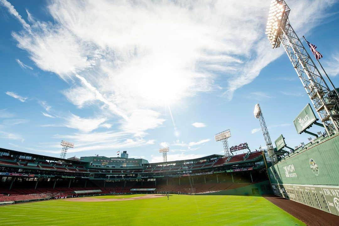 ボストン・レッドソックスさんのインスタグラム写真 - (ボストン・レッドソックスInstagram)「Fill the baseball void... Tell us your fave Fenway memory 👇」12月5日 3時12分 - redsox