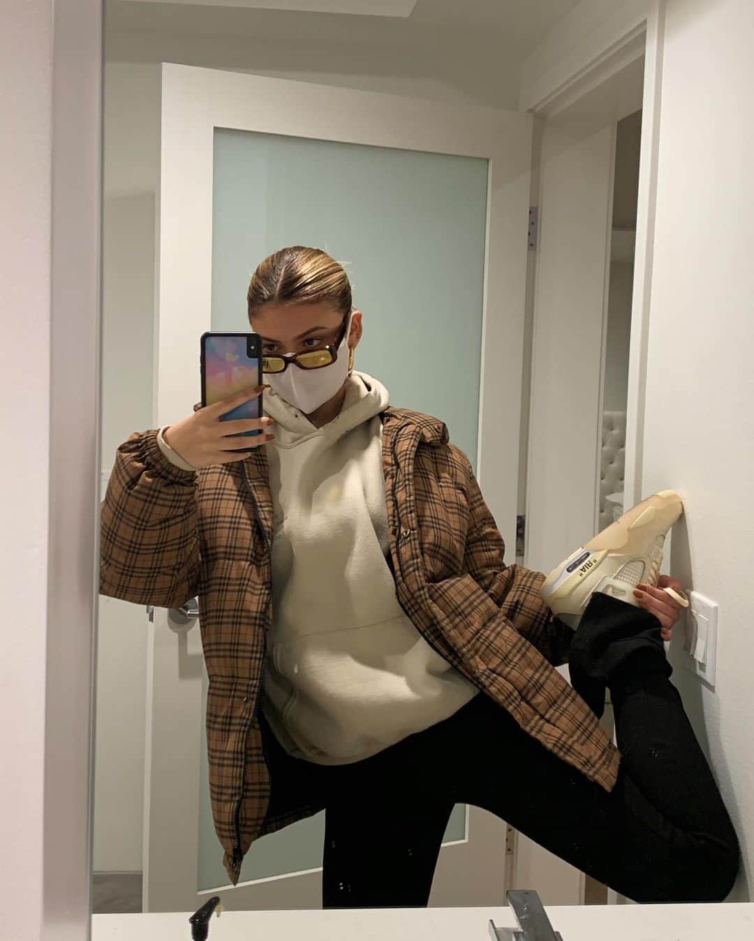 ケルシーのインスタグラム：「hi chai here’s a day in mi life」