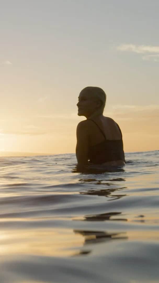 タティアナ・ウェストン・ウェブのインスタグラム：「tardezinha de ontem foi mágica 🤍✨ // a few magic moments from yesterday afternoon at #honoluabay video & edit: @gregsworld」