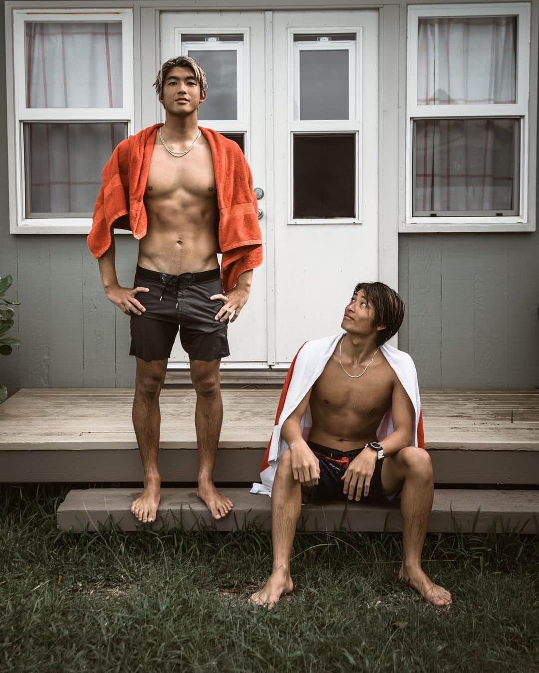 五十嵐カノアのインスタグラム：「Little me ♾ always proud of you little bro bro @keanuigarashi been fun hanging here in Hawaii.」