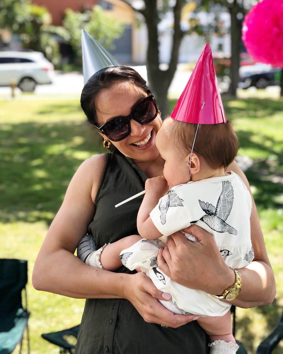 Sophie Pascoeのインスタグラム：「It’s my favourite little person’s 1st birthday today❣️You bring such joy and happiness to this world, especially with your infectious smile and giggles. We all love you very much G! 💖 #niece #family #birthdaygirl #1stbirthday #party」