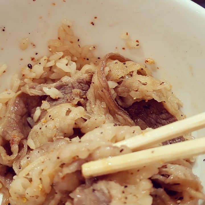 金本浩二のインスタグラム：「VKFの時は、だいたい寄る🍚松屋😋 今日は、久しぶりに脂ののりや煮詰め方が良いのか、俺の好きな加減でした😋こういう日は、なんかええな～得した気分😊」