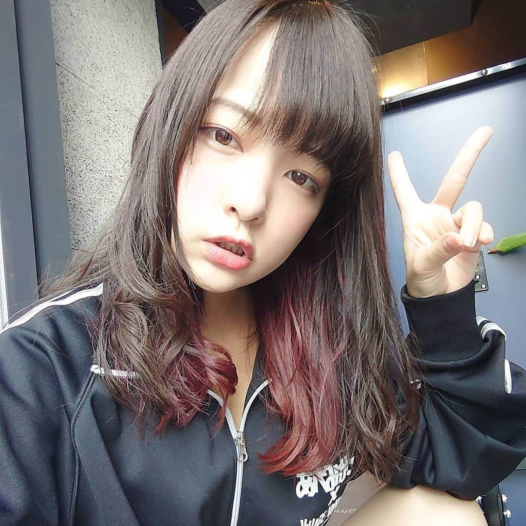 安部未華子のインスタグラム：「. . インナーカラー入れてから自撮り増えた気がするょ  #インナーカラー #あべみかこ」
