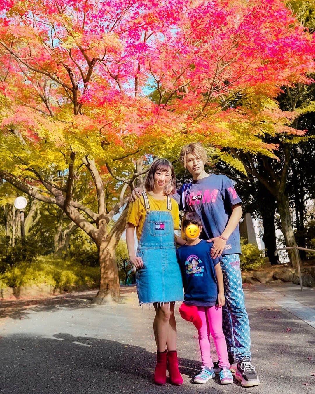 のインスタグラム：「アマゾンのグラフィック アパレル ストアでとってもかわいいミニオンのTシャツをゲットしました🧡 . #ミニオン #ハローキティ #マーベル などあるので お子さんのいる方にもオススメです🛍✨ . Amazonの新しいオンデマンド・プリントサービスが始まったのでみなさんもチェックしてみてください😊 . ⬇️ @amazonfashionjp  . #お気に入りのアートを着よう #amazonで発見#amazonfashionjp #PR #model #モデル #japanesemodel #恵美」