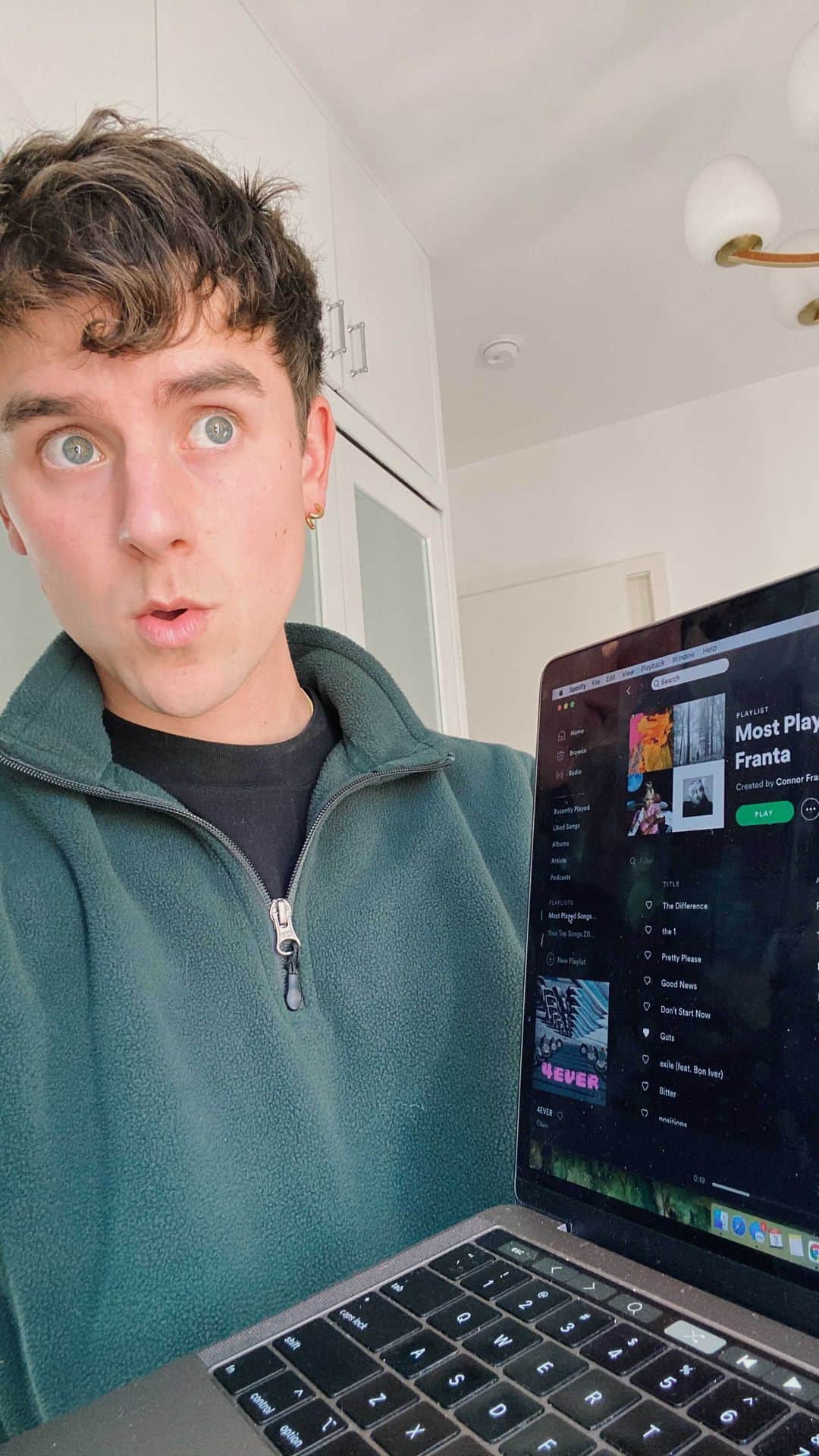 コナー・フランタのインスタグラム：「decided to go thru some of the music i played the most throughout this year with you! enjoy me ~vibing~ at semi-embarrassing levels 😅」