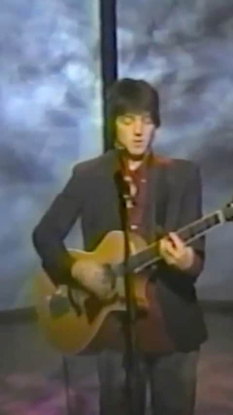 ジェイソン・ムラーズのインスタグラム：「The original Hairy Styles. (Video by @billygalewood)」