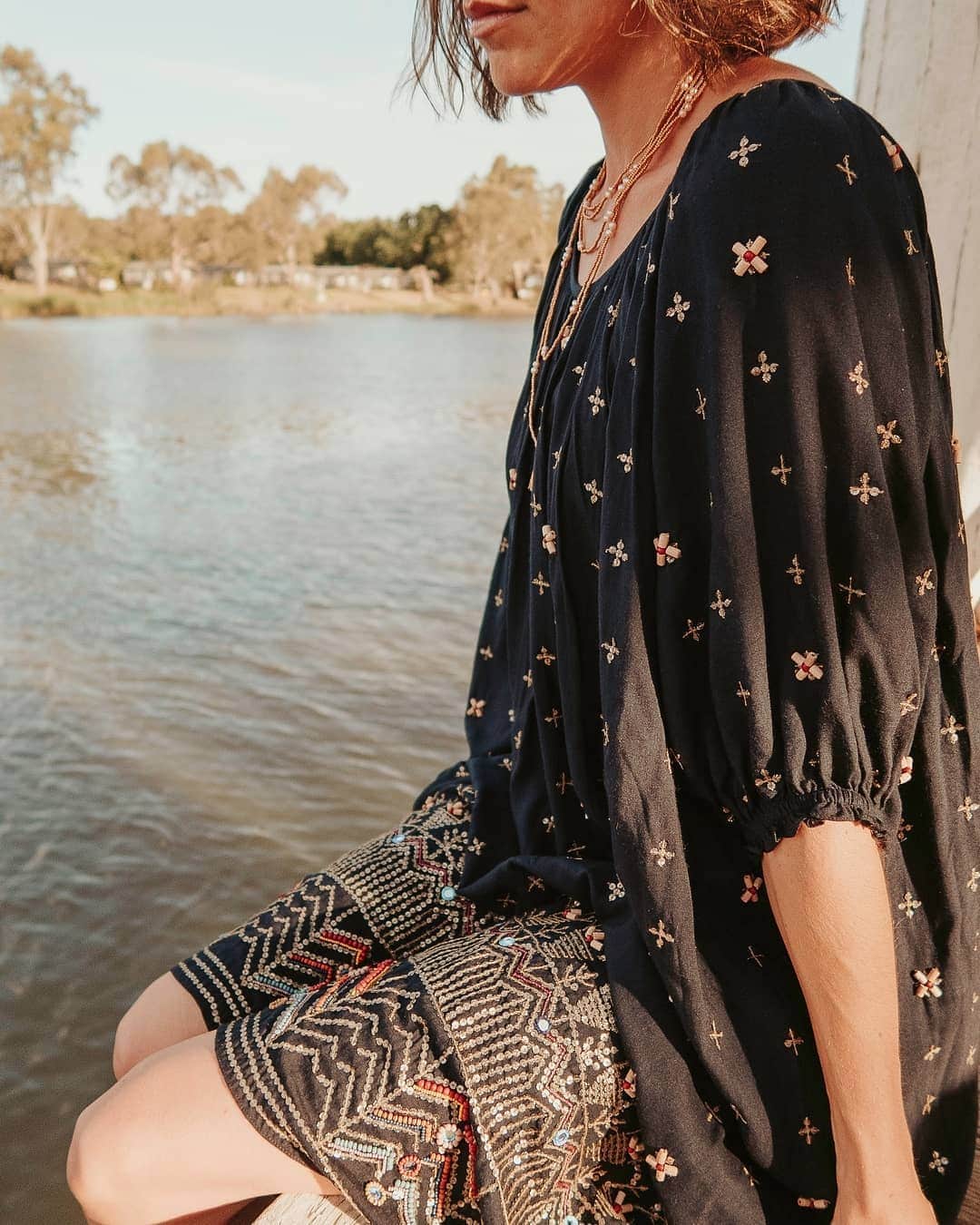 ミーガンパークのインスタグラム：「Heirloom beauty // @gysyfind wears the Izra Embellished Dress, an intricate piece born from over 60 hours of hand embroidery of burnished sequins, miniature mirrors, glass and wood beads, combined with silken threads. Also available in white」