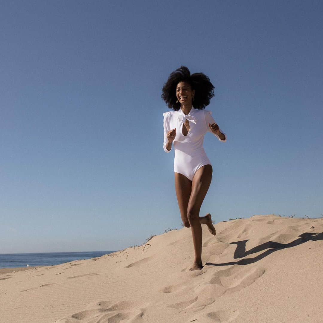 ハイディメリックのインスタグラム：「Yahoo! Weekend! Let’s run around without pants on! HEIDIMERRICK.com」