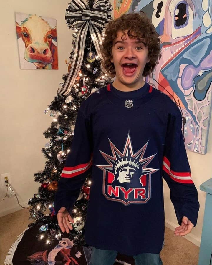 NHLさんのインスタグラム写真 - (NHLInstagram)「Gaten Matarazzo is loving the Liberty. 🗽  Shop #ReverseRetro by @adidashockey now ➡️ Adidas.com/hockey & NHLShop.com  (via @nyrangers, gatenm123)」12月5日 7時05分 - nhl