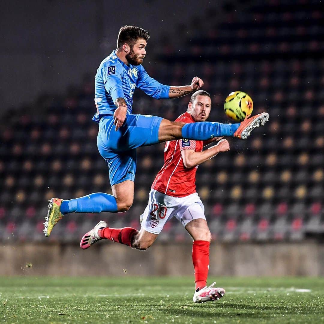 リーグ・アンさんのインスタグラム写真 - (リーグ・アンInstagram)「✔️ L’@olympiquedemarseille s’impose face au @nimesolympique (0-2) et grimpe encore au classement !  Marseille beats Nîmes!   #ligue1ubereats #marseille #nîmes #om」12月5日 7時11分 - ligue1ubereats