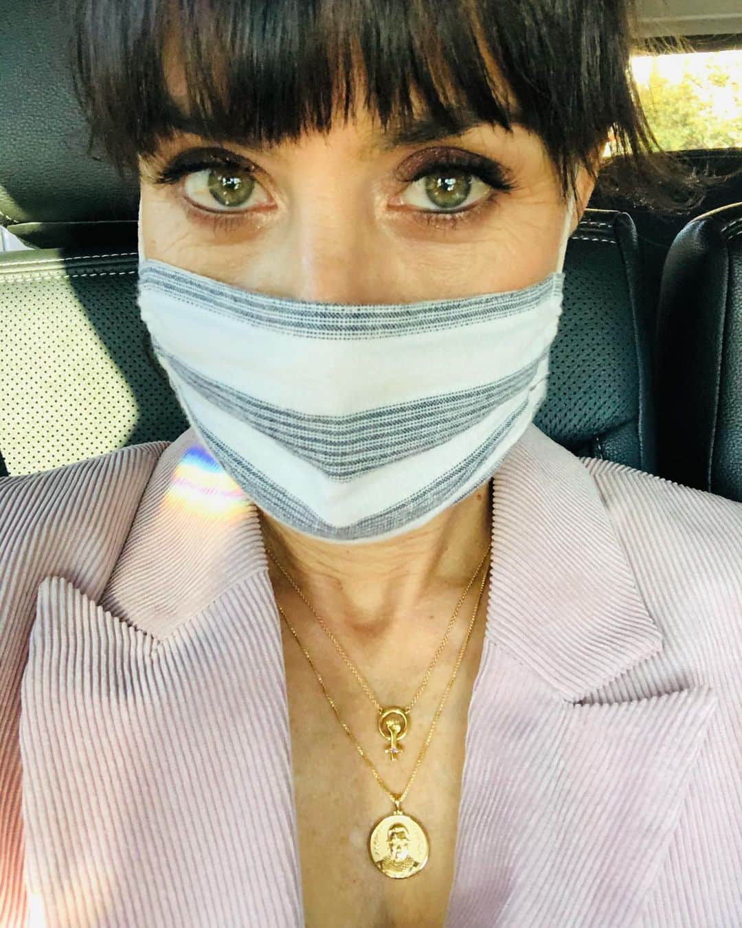 コンスタンス・ジマーさんのインスタグラム写真 - (コンスタンス・ジマーInstagram)「Pink Cord Power suit! And my #WomanPower along with #RBG @aweinspired_coin necklaces are making my #tgif! I never thought I’d miss getting all glammed up, but I feel great thanks to @violetartistry! Can’t tell you what it’s all for, yet...stay-tuned!」12月5日 7時18分 - constancezimmer