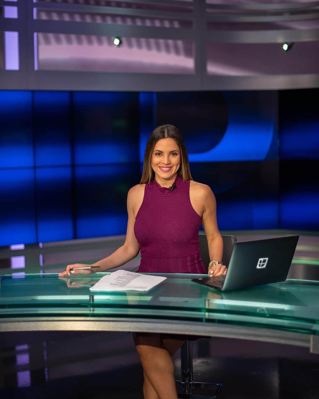 のインスタグラム：「Gracias por acompañarnos este viernes en #PrimerImpacto. Recuerda que puedes volver a ver las historias en www.primerimpacto.com 📲💻 Fotos: @jonathanjmejia.」