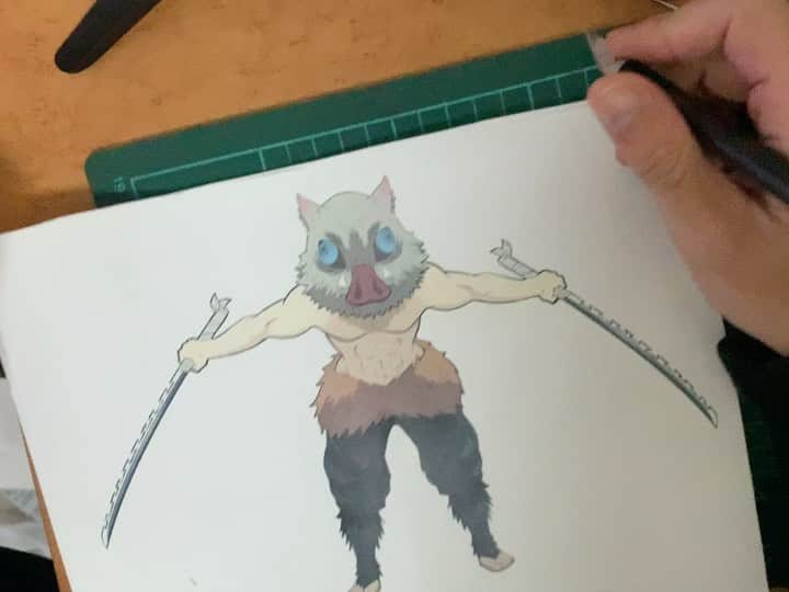 しんらしんげのインスタグラム：「#鬼滅の刃　#伊之助 立ち絵を指にはめれば簡単に紙の工作ができます。」