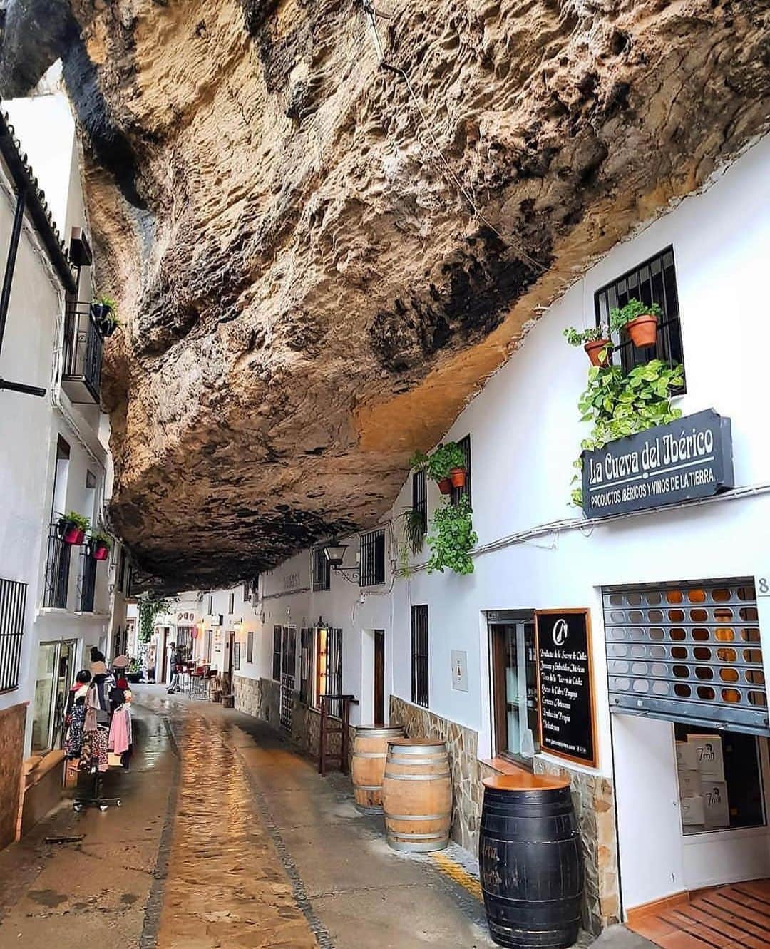 Crazy Roomsのインスタグラム：「Sentenil de las Bodegas by @blan_kiss ✨🙌」