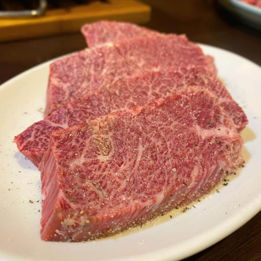 東京肉レポートのグルメインスタ