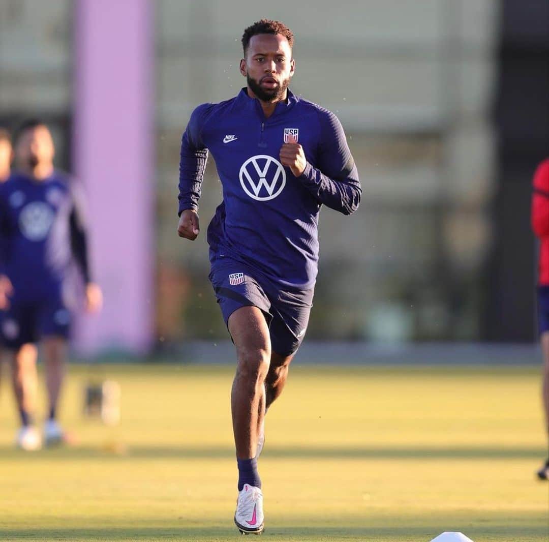 ケリーン・アコスタのインスタグラム：「Great to be back.  @usmnt  #usmnt #usa」