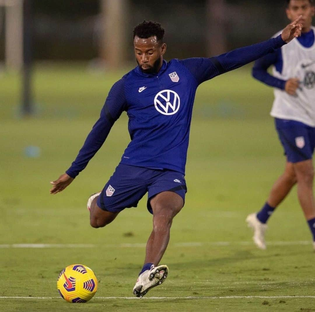 ケリーン・アコスタさんのインスタグラム写真 - (ケリーン・アコスタInstagram)「Great to be back.  @usmnt  #usmnt #usa」12月5日 8時16分 - kellynacosta