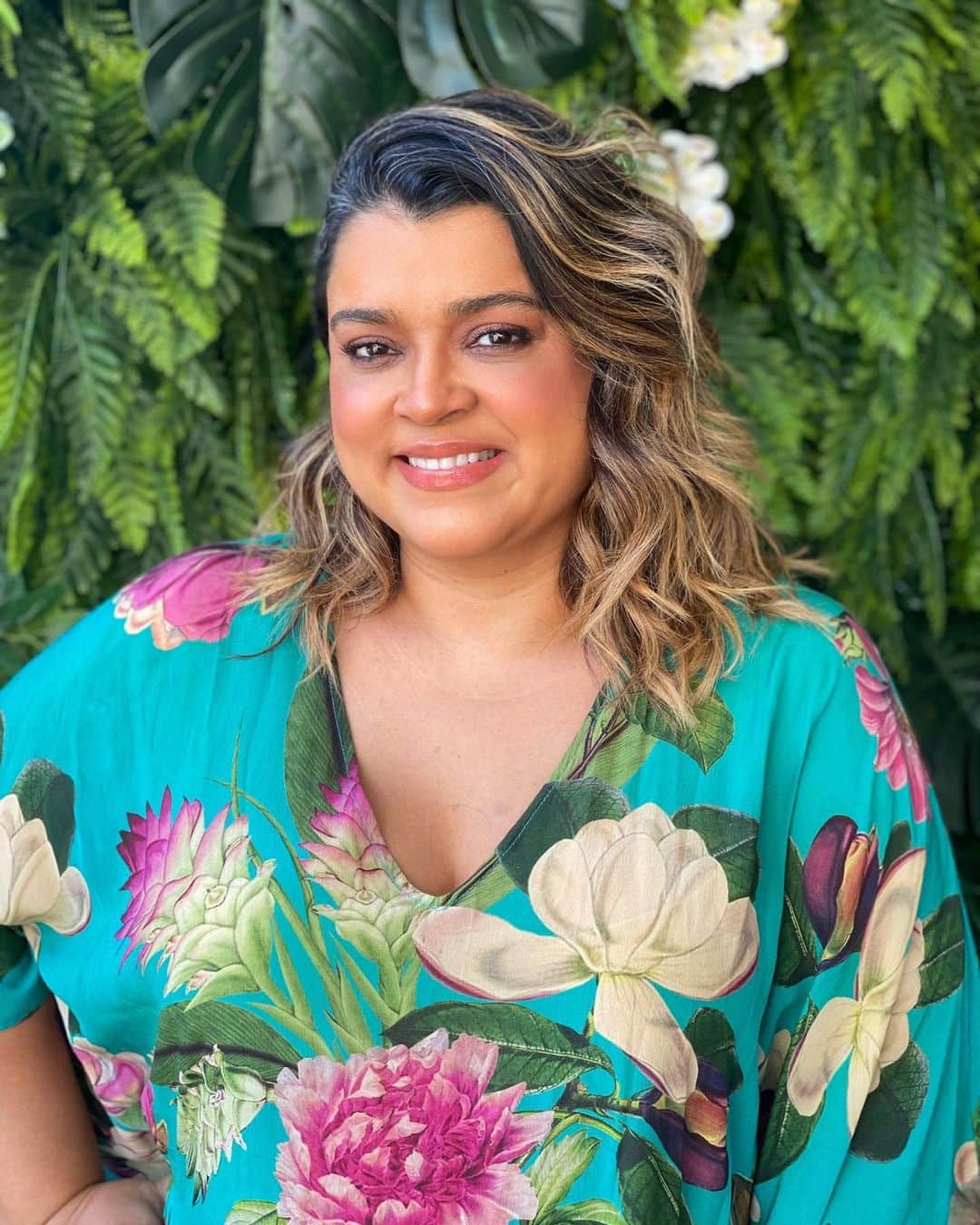 Preta Gilのインスタグラム：「Sextou como de costume nos últimos 9 meses em casa, passando pra deixar um beijo !!! Se cuidem o bicho tá solto gente , nunca tive tanto amigo e conhecidos infectados!!!! Sério gente não aglomerem em baladas, ainda não é hora pra isso, façam o essencial, usem máscara 🙏🏽❤️」