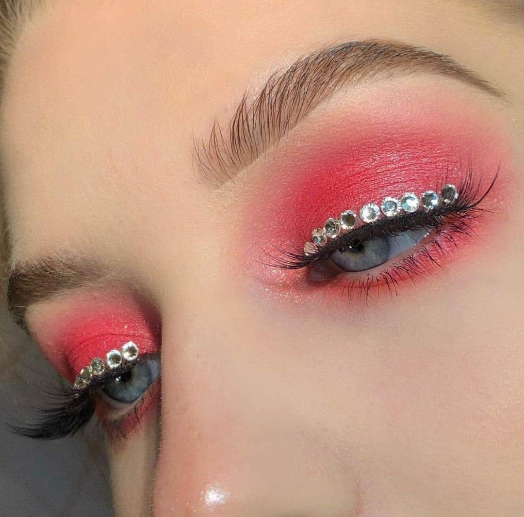 NYX Cosmeticsさんのインスタグラム写真 - (NYX CosmeticsInstagram)「@_adele.v rocks our Ultimate Shadow Palette in 'Brights' + Shimmer Down Pigment in 'Mauve Pink' to create this icy #EOTD 💎 • #icedathome #nyxcosmetics #nyxprofessionalmakeup #crueltyfreebeauty」12月5日 8時29分 - nyxcosmetics