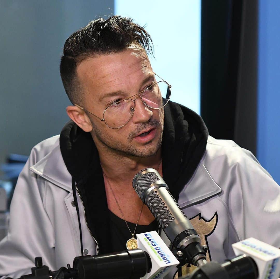 E! Onlineさんのインスタグラム写真 - (E! OnlineInstagram)「The founder of Hillsong church is claiming fired celebrity pastor, Carl Lentz, had 𝘮𝘶𝘭𝘵𝘪𝘱𝘭𝘦 affairs, according to a leaked audio recording. Link in bio how the church allegedly discovered his infidelities. (📷: Getty)」12月5日 8時47分 - enews