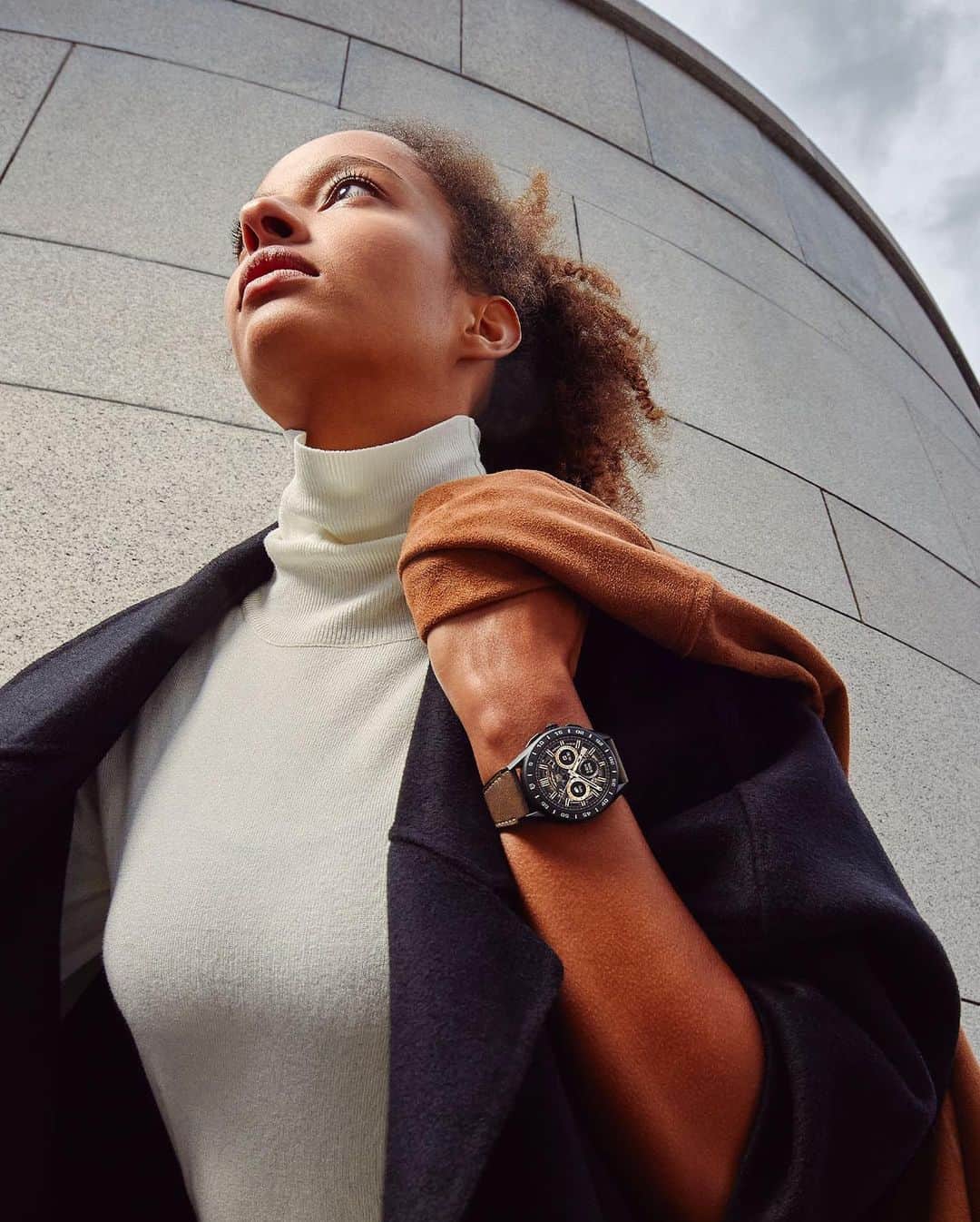 HYPEBEASTさんのインスタグラム写真 - (HYPEBEASTInstagram)「@hypebeaststyle: With its Connected timepiece, @tagheuer introduced one of the finest luxury smartwatches to the market. The third-generation model receives a timely refresh, updating the classy smartwatch with a new display and a series of style-conscious accessories ideal for those seeking an elevated daily driver. For the release, TAG Heuer has collaborated with @hypemaker, the creative studio of HYPEBEAST, on a new campaign showcasing the versatility and adaptability of the watch. For more information on the Connected, hit the link in bio.⁠⠀ Photo: Tag Heuer」12月5日 9時17分 - hypebeast