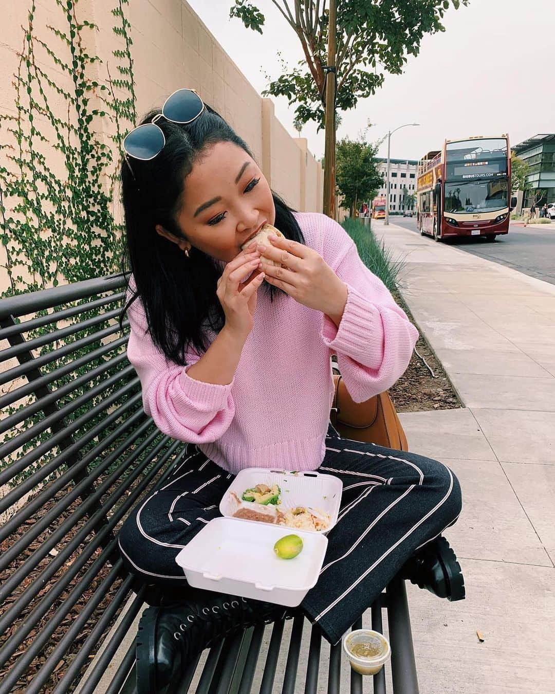 Teen Vogueさんのインスタグラム写真 - (Teen VogueInstagram)「Consider this a loving tribute to @lanacondor and her love of all things delicious 😍🍜 Savor the immaculate flavor with Lana, us, @selenagomez, @traceeellisross + more at Saturday's #TeenVogueSummit!! Tickets for the virtual event are still left at the #linkinbio. 🎟️」12月5日 9時51分 - teenvogue