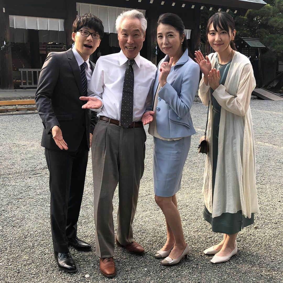 高橋ひとみさんのインスタグラム写真 - (高橋ひとみInstagram)「TBS系　新春スペシャルドラマ 『逃げるは恥だが役に立つ 頑張れ人類！　新春スペシャル！！』 2021年1月2日（土） 21:00-放送 津崎家集合写真💕 #新垣結衣　さん #星野源　さん #モロ師岡　さん #逃げるは恥だが役に立つ  #逃げ恥 #逃げるは恥だが役に立つ新春スペシャル  #tbsドラマ」12月5日 10時12分 - hitomi_momoe