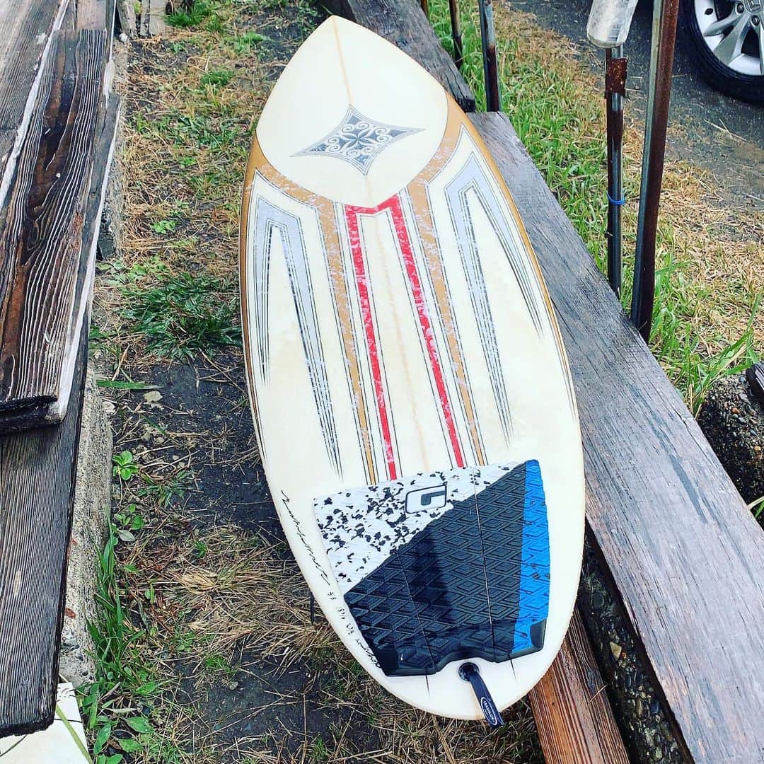 のインスタグラム：「GOOD DAY🌊 寒いけど気持ちよかった🏄‍♂️🌊  #takedacustomsurfboards」