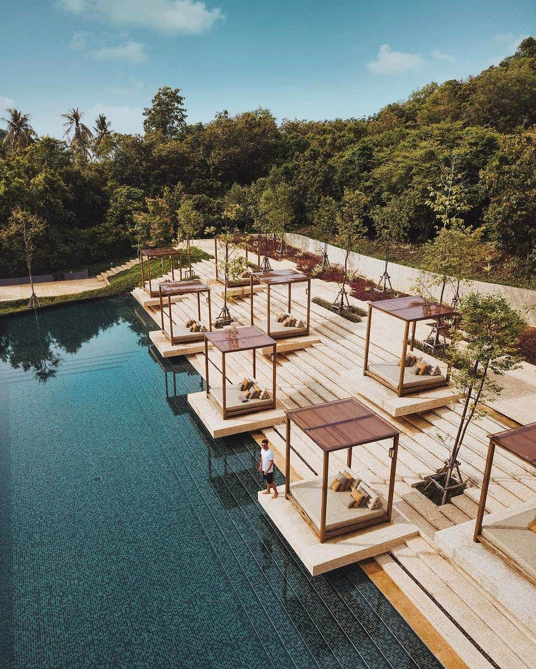 リッツ・カールトンさんのインスタグラム写真 - (リッツ・カールトンInstagram)「Still waters and lush surroundings reveal tranquil island #RCMemories at The Ritz-Carlton, #KohSamui.  photo: @alexpreview」12月5日 10時39分 - ritzcarlton