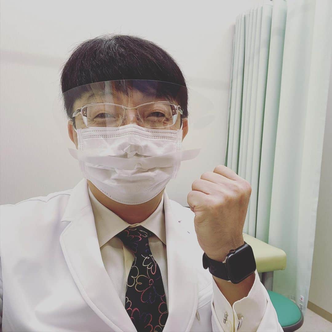 木下博勝さんのインスタグラム写真 - (木下博勝Instagram)「10分遅れで診療始められました。 ホットしています。 今日も元気に ジャガー！頑張ります！」12月5日 10時53分 - hirokatsu_kinoshita