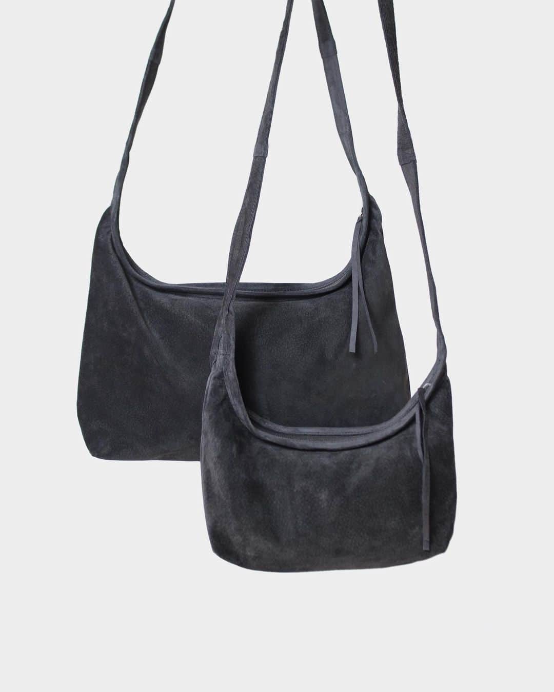 A+Sのインスタグラム：「NEW ARRIVALS  ■Hender Scheme PIG SACCO (S) COLOR : DARK GRAY / LIGHT GRAY / KHAKI / BEIGE  SIZE : S(W25 × H13 × D4 cm) PRICE : ¥13,000 (+TAX)  ■Hender Scheme PIG SACCO (M) COLOR : DARK GRAY / LIGHT GRAY / KHAKI / BEIGE  SIZE : M(W33 × H20 × D5 cm) PRICE : ¥15,000 (+TAX)  #a_and_s #HenderScheme #HenderSchemePIGSACCO @Henderscheme」