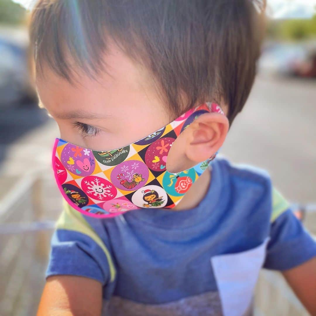 Lanikai Bath and Bodyさんのインスタグラム写真 - (Lanikai Bath and BodyInstagram)「Protecting our keiki so they can frolic & play, the Hawaiian way. #maskssavelives」12月5日 11時28分 - lanikaibathandbody