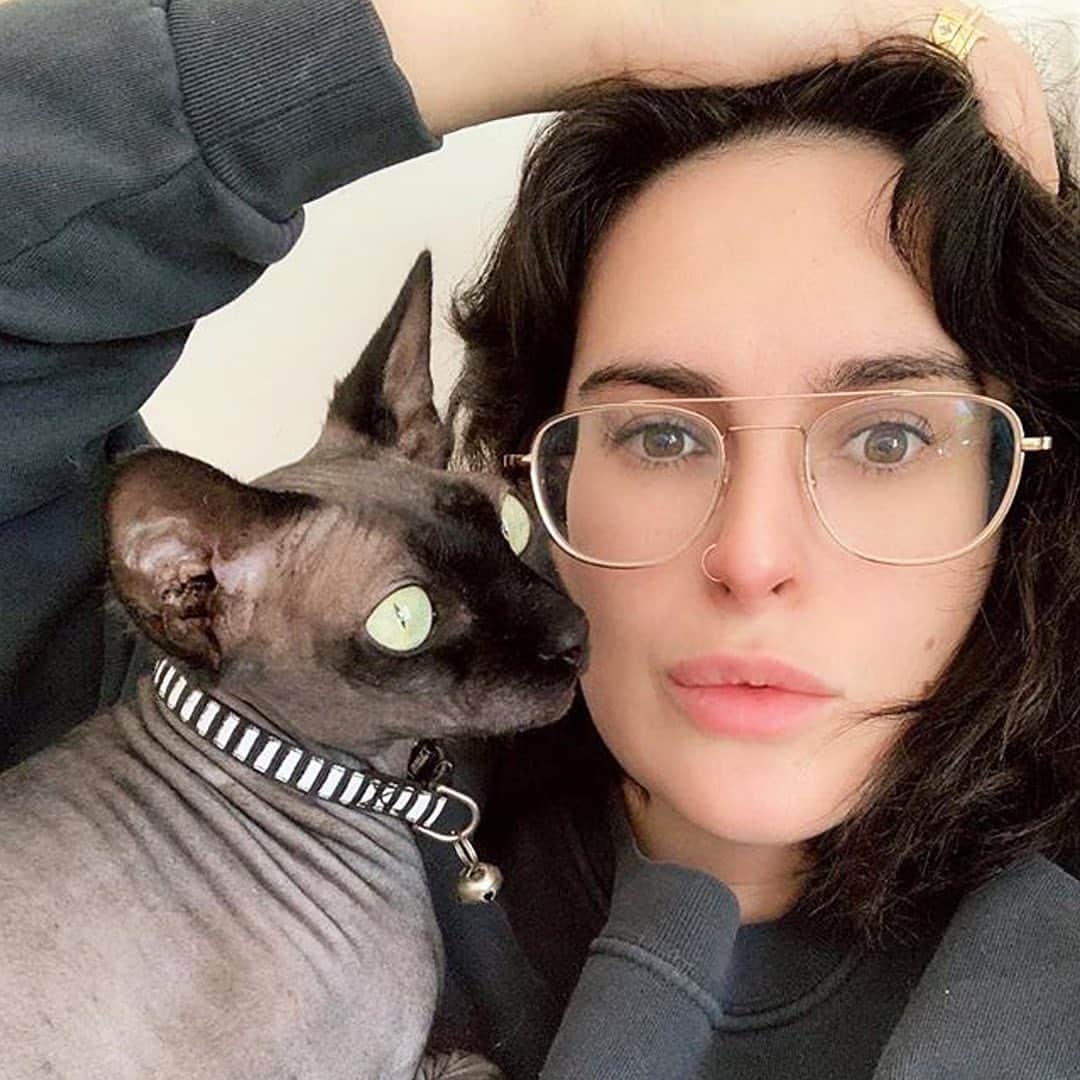 ジーエルシーオーのインスタグラム：「Rumer has it...in the Club House frames.」