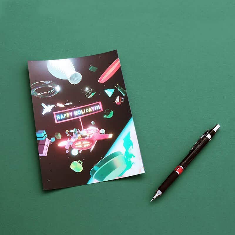 有限会社マルヒロさんのインスタグラム写真 - (有限会社マルヒロInstagram)「HAPPY HOLIDAY!! マルヒロのグリーティングカードが発売中です。  宇宙船が惑星にクリスマスのプレゼントを届けている様子を描いています。  メタリックな鏡のような紙に印刷しています。  🚀🚀🚀🚀🚀🚀🚀🚀🚀🚀🚀🚀🚀🚀🚀🚀  #holidaycards  #greetingcards  #christmascard  #マルヒロ #宇宙船」12月5日 11時33分 - maruhiro.hasami