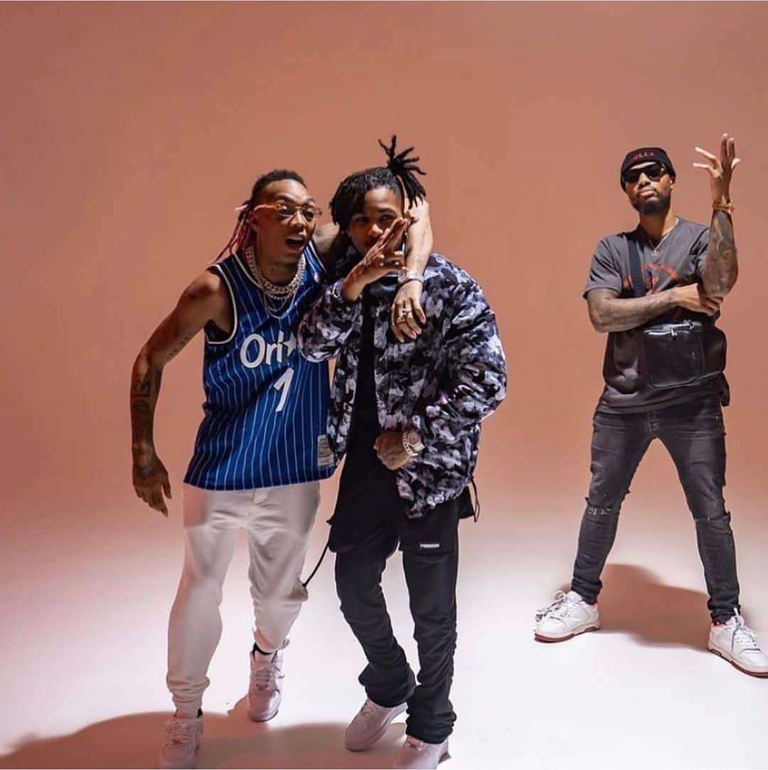 デイミアン・リラードのインスタグラム：「Stuntin’ On You Remix out now on all major platforms. Video out now on YouTube. Tap in! @tylayaweh x @pontiacmadeddg x #DameDOLLA」