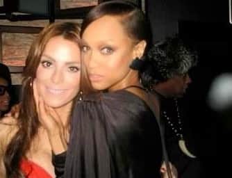 アンナ・ハウスのインスタグラム：「Have the best birthday ever, @tyrabanks ! Here’s to a lifetime of happiness and joy. May you be with the ones you love the most your momma & boy ❤️ love you so! Today’s my Dad’s Birthday too! Xo, Yoanna  #supermodel#birthday」