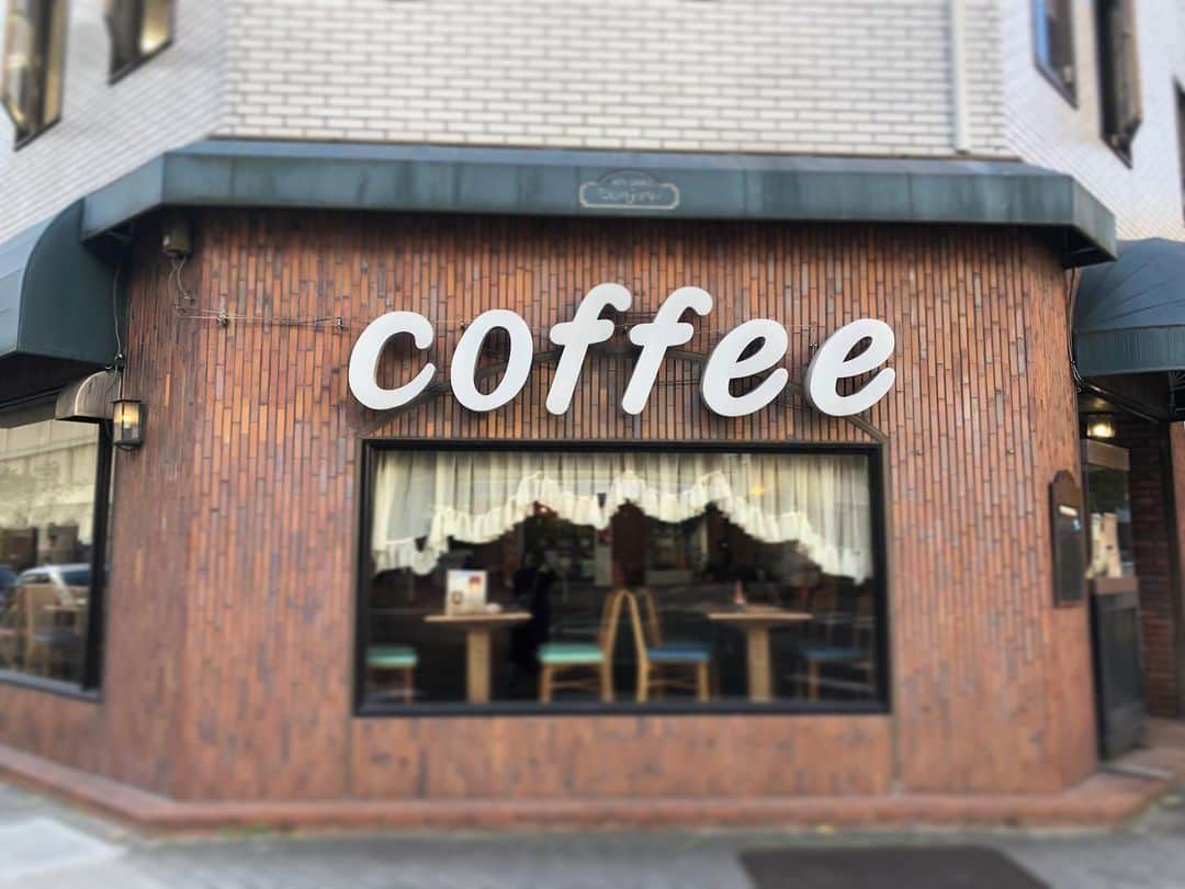 甲斐みのりさんのインスタグラム写真 - (甲斐みのりInstagram)「名古屋のまちかど。  #なごやのたからもの #喫茶喫茶喫茶」12月5日 11時58分 - minori_loule