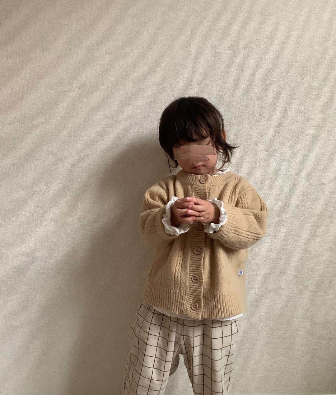 菅谷梨沙子さんのインスタグラム写真 - (菅谷梨沙子Instagram)「tops / @repose.ams  pants / @licoco_kids   パンツは長女もお気に入りで週に2回は着てるかも…💭  #kidsfashion #長女 #2歳」12月5日 12時14分 - risako_sugaya