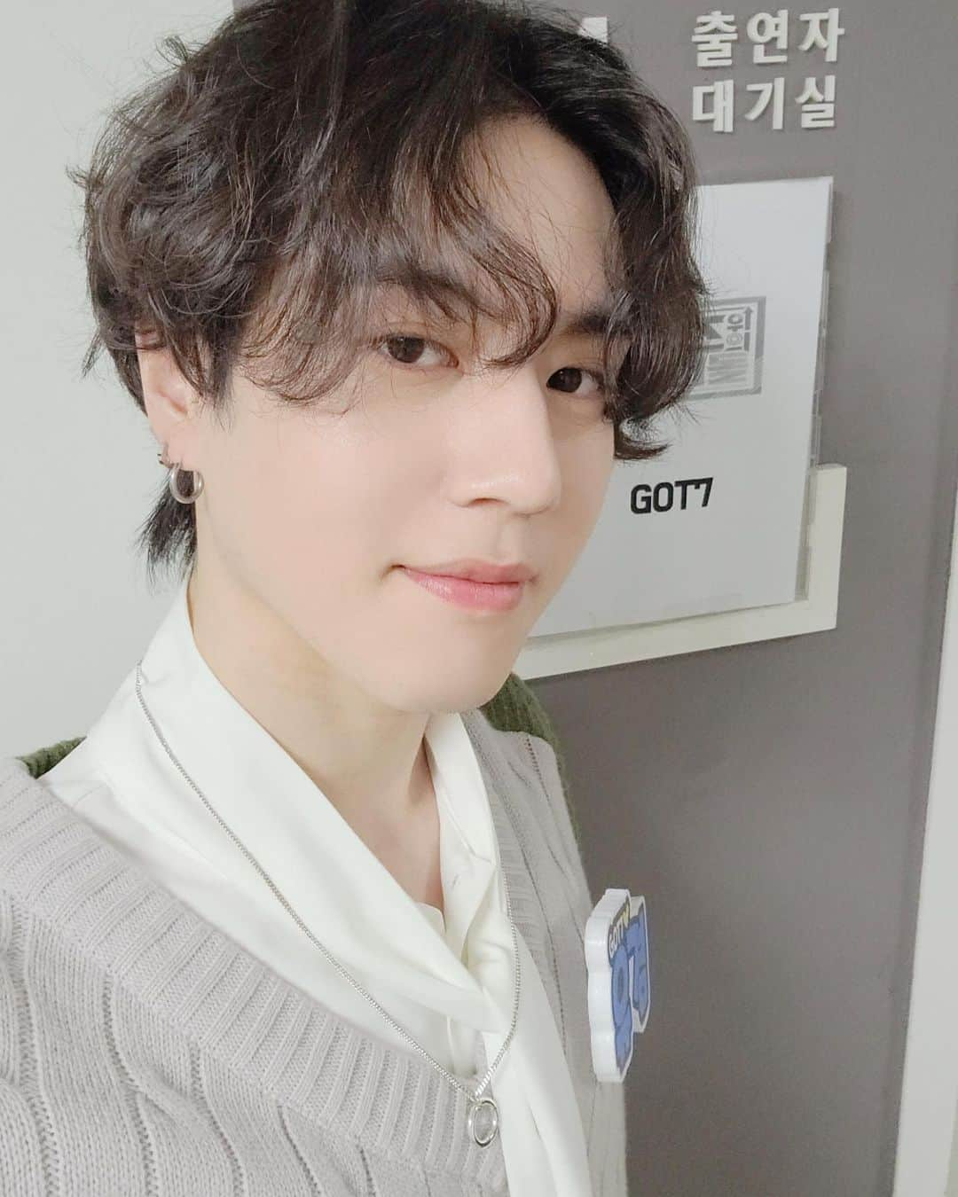 GOT7さんのインスタグラム写真 - (GOT7Instagram)「[ #Piece_Of_미미즈 #🐍 #🌼 ] I GOT7, did you guys watch Idol on the Quiz?   #GOT7 #갓세븐 #IGOT7 #아가새 #GOT7_BreathofLove_LastPiece #GOT7_Breath #GOT7_LASTPIECE」12月5日 13時43分 - got7.with.igot7