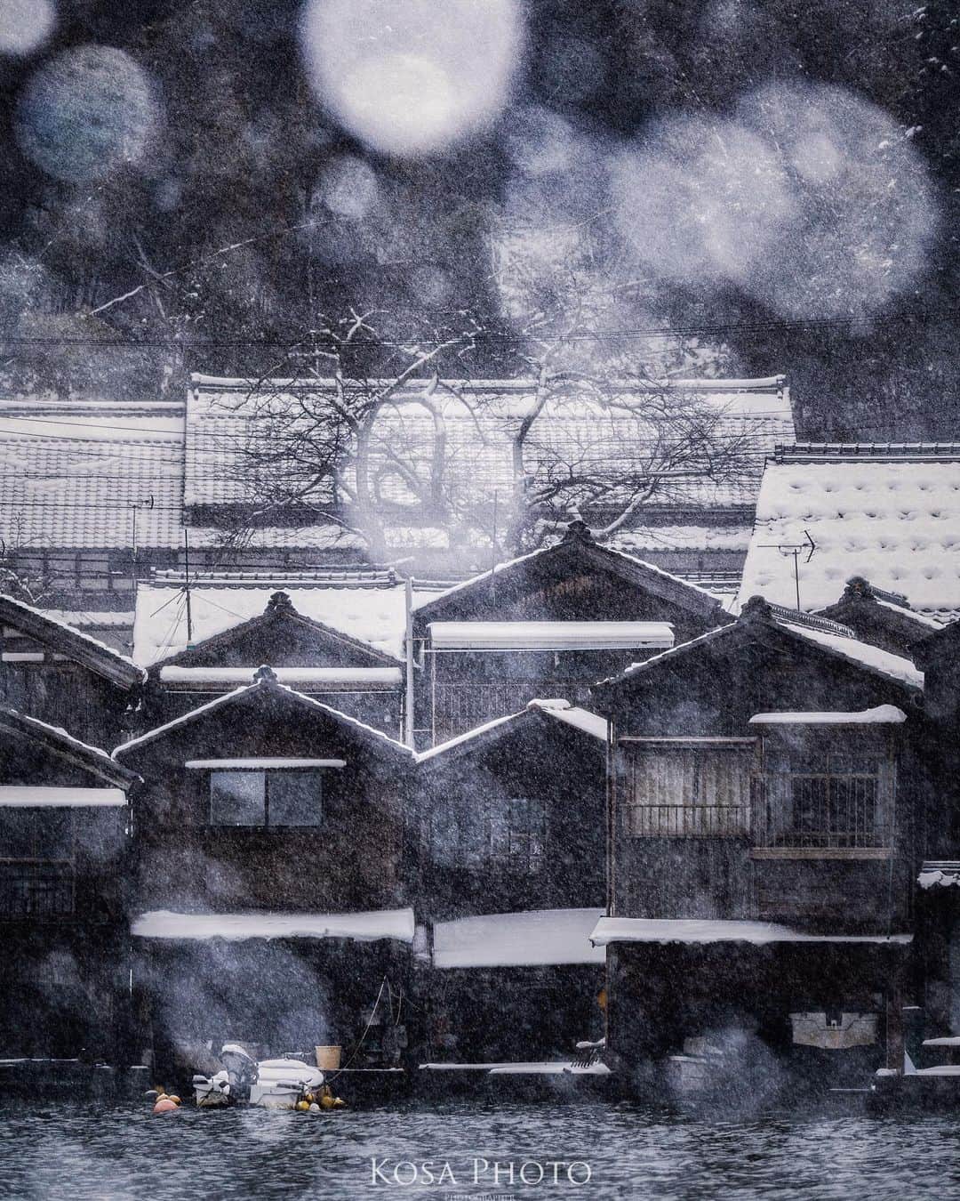 コサさんのインスタグラム写真 - (コサInstagram)「伊根の舟屋の冬景色も素敵でした . Location:京都 Kyoto / Japan🇯🇵 Date:2020年12月 . #伊根の舟屋 #伊根 #そうだ京都行こう #retrip_kyoto #kyotopi #raytrekフォトコンテスト2020 #レイトレッククリエイター #YourShotPhotographer #light_nikon #japan_of_insta #art_of_japan_ #tokyocameraclub #dpj_member #team_jp_ #IG_PHOS #photo_jpn #ptk_japan #pt_life_ #bestjapanpics #Lovers_Nippon #sorakataphoto #LBJ_Legend #広がり同盟メンバー #nipponpic_member #special_spot_legend #s_shot #bestphoto_japan #Rox_Captures #kf_gallery_vip #1x_japan」12月20日 8時09分 - kosa_photo