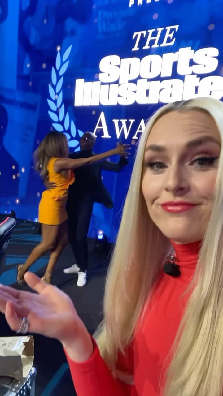 リンゼイ・ボンのインスタグラム：「Just imagine how fun the actual show will be... @sportsillustrated Sports Person of the Year Awards. Tonight at 7pm ET. @richardajefferson @carichampion @ochocinco @si」